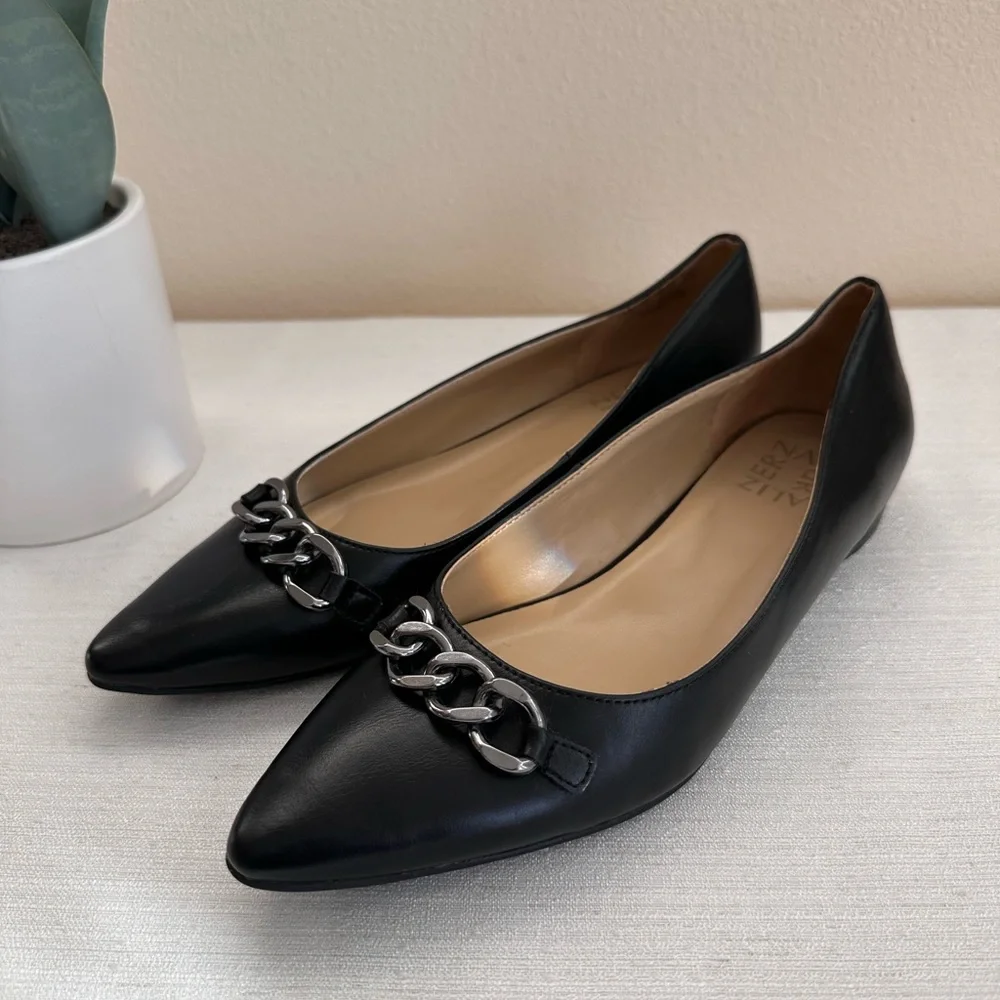 Naturalizer Bobby Black Faux Leather Chain Charm Pointy Flats Women’s 7.5M - Picture 4 of 13